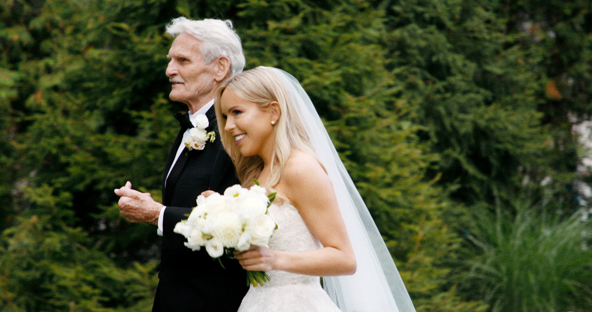 father walking daughter down the aisle